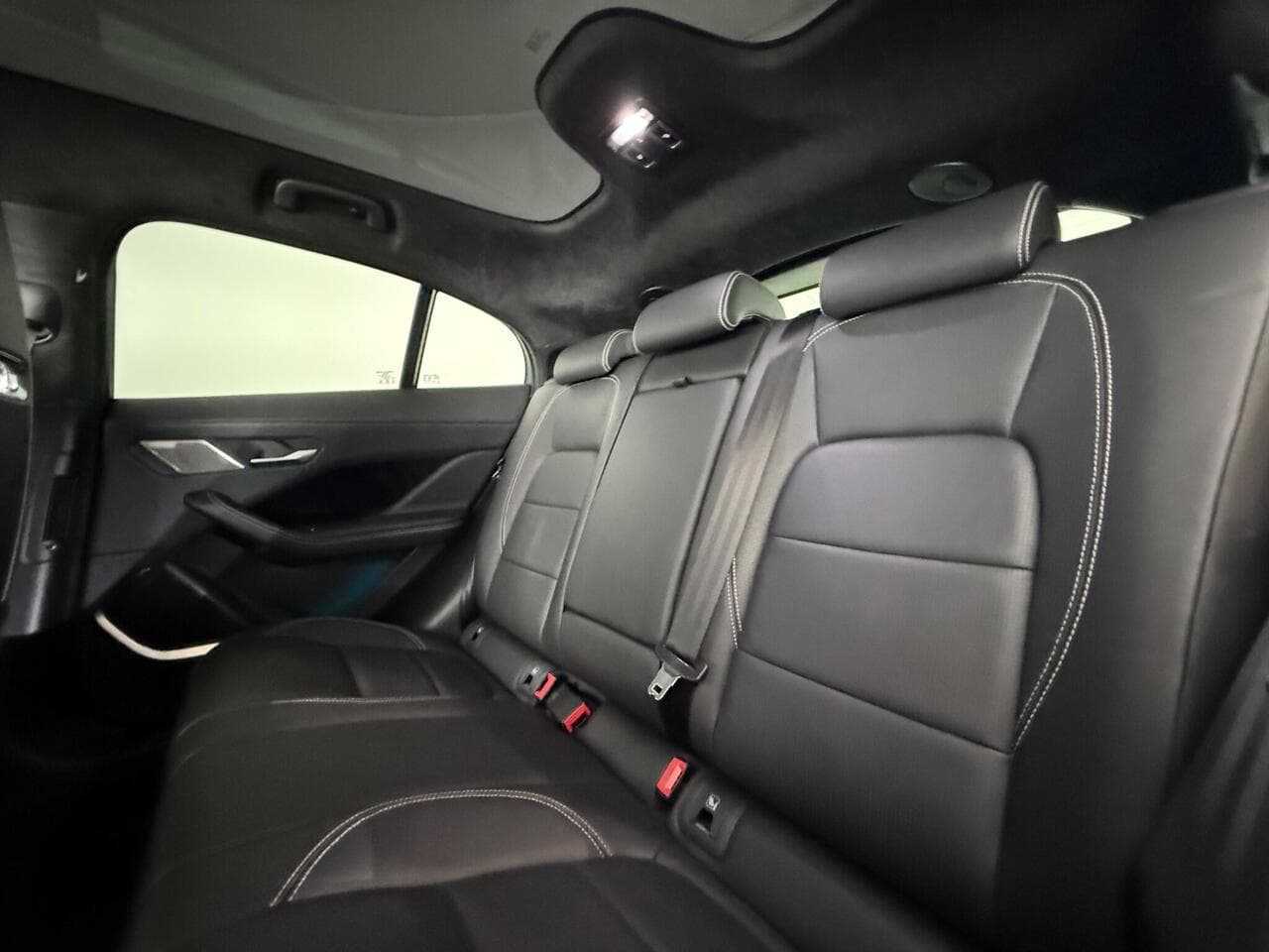 Jaguar I-PACE thumbnail Seats Rear
