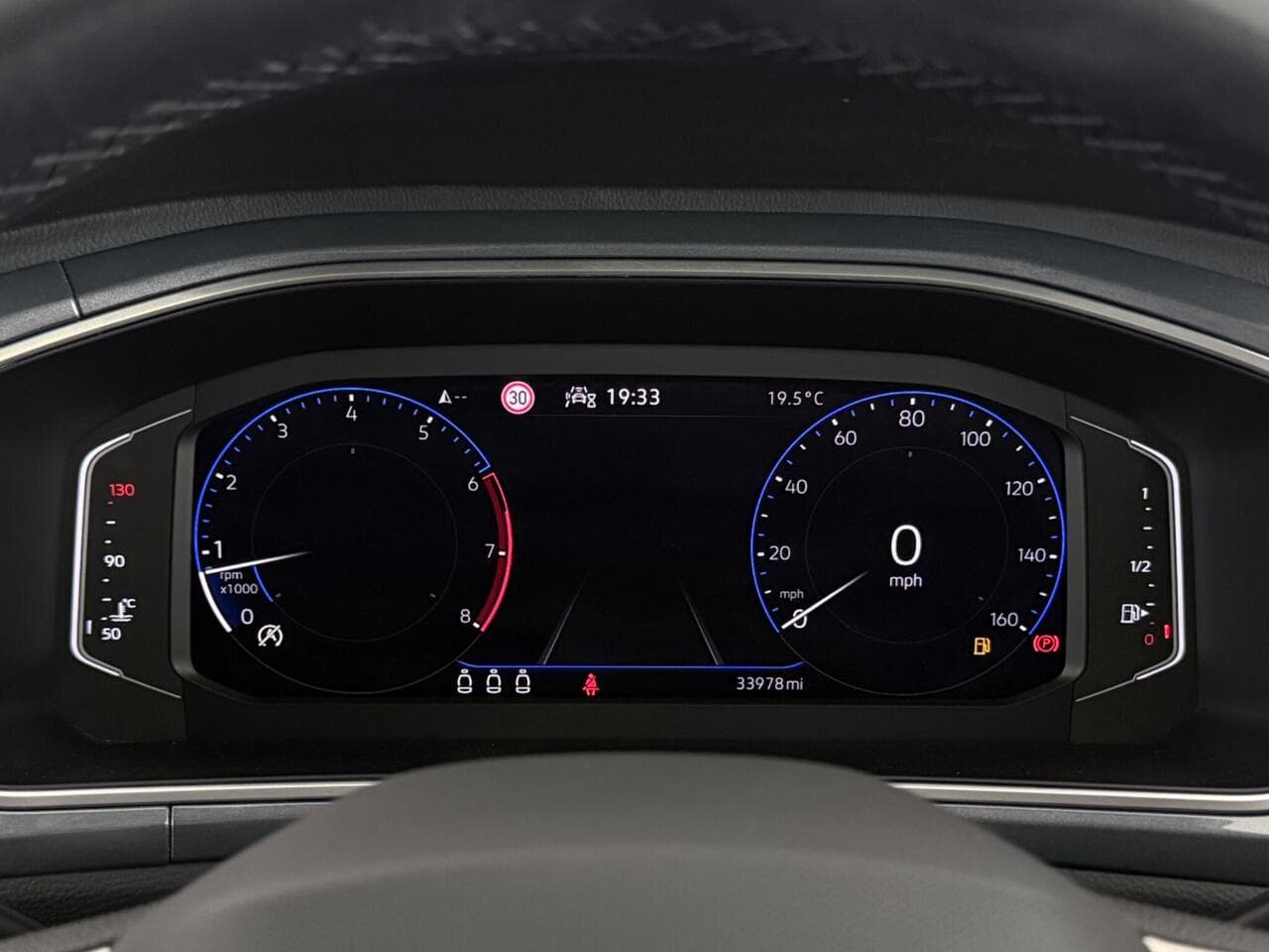 Volkswagen T-Roc thumbnail Driver Instruments