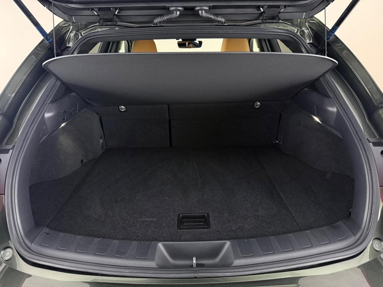 Lexus UX thumbnail Boot