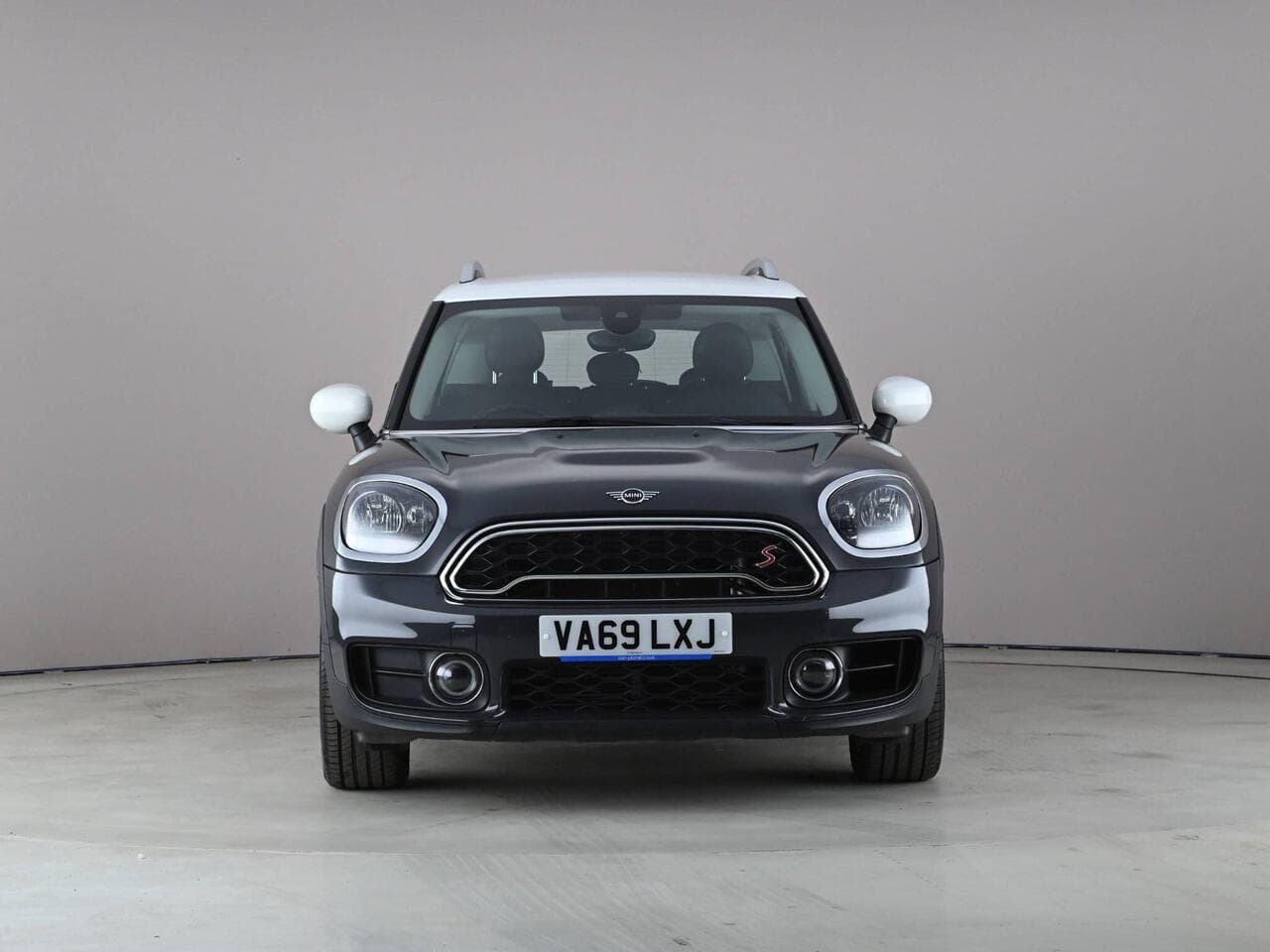 MINI Countryman thumbnail Front