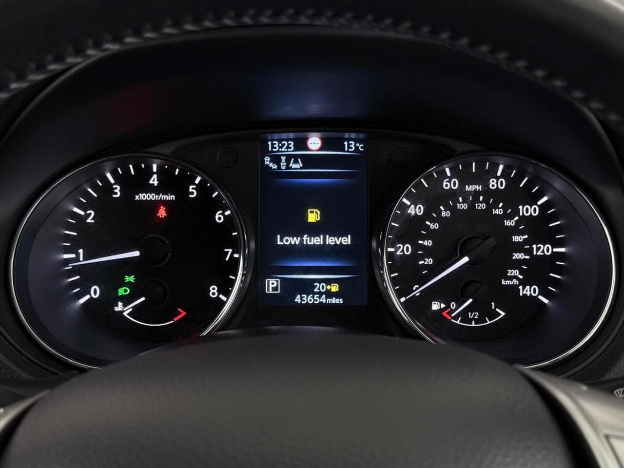 Nissan Qashqai thumbnail Driver Instruments