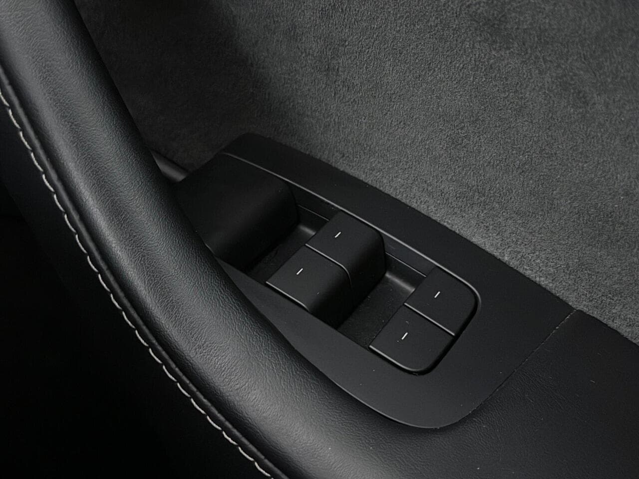 Tesla Model Y thumbnail Misc Controls