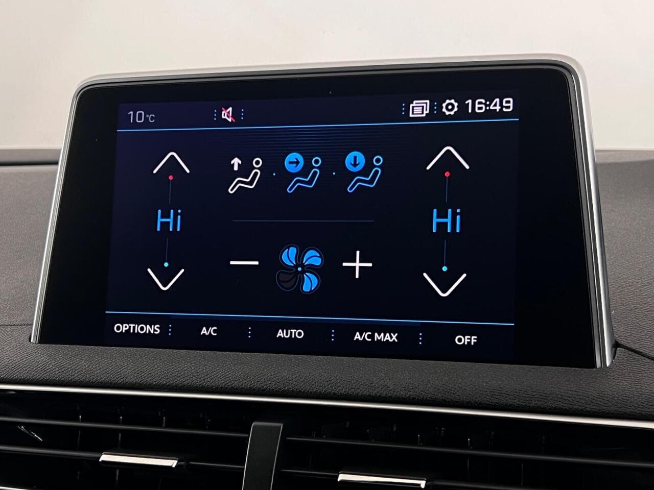 Peugeot 3008 thumbnail Infotainment System