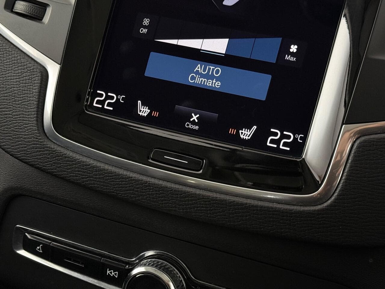 Volvo XC90 thumbnail Infotainment System