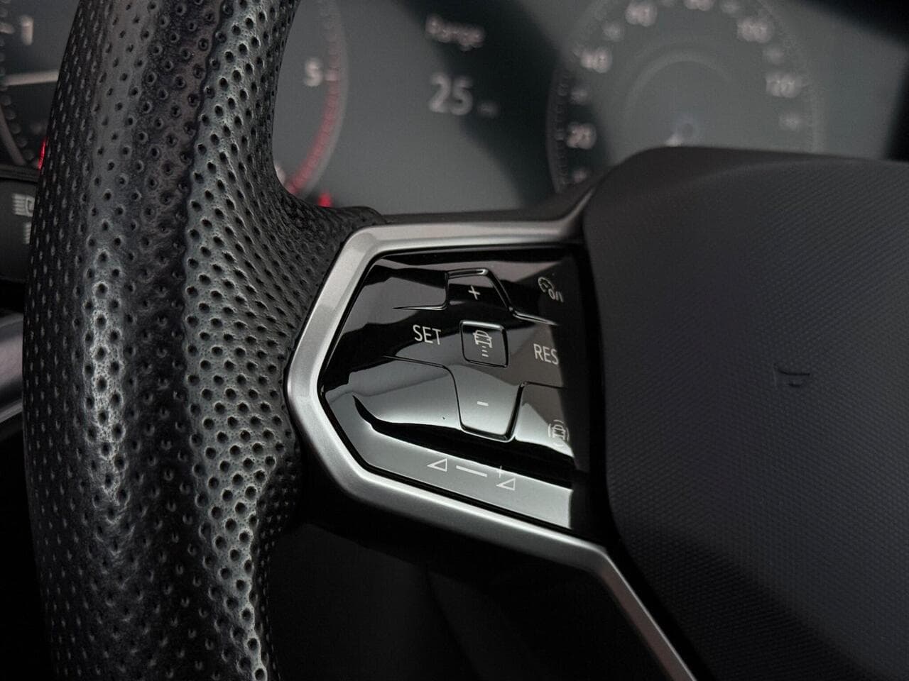 Volkswagen Touareg thumbnail Misc Controls
