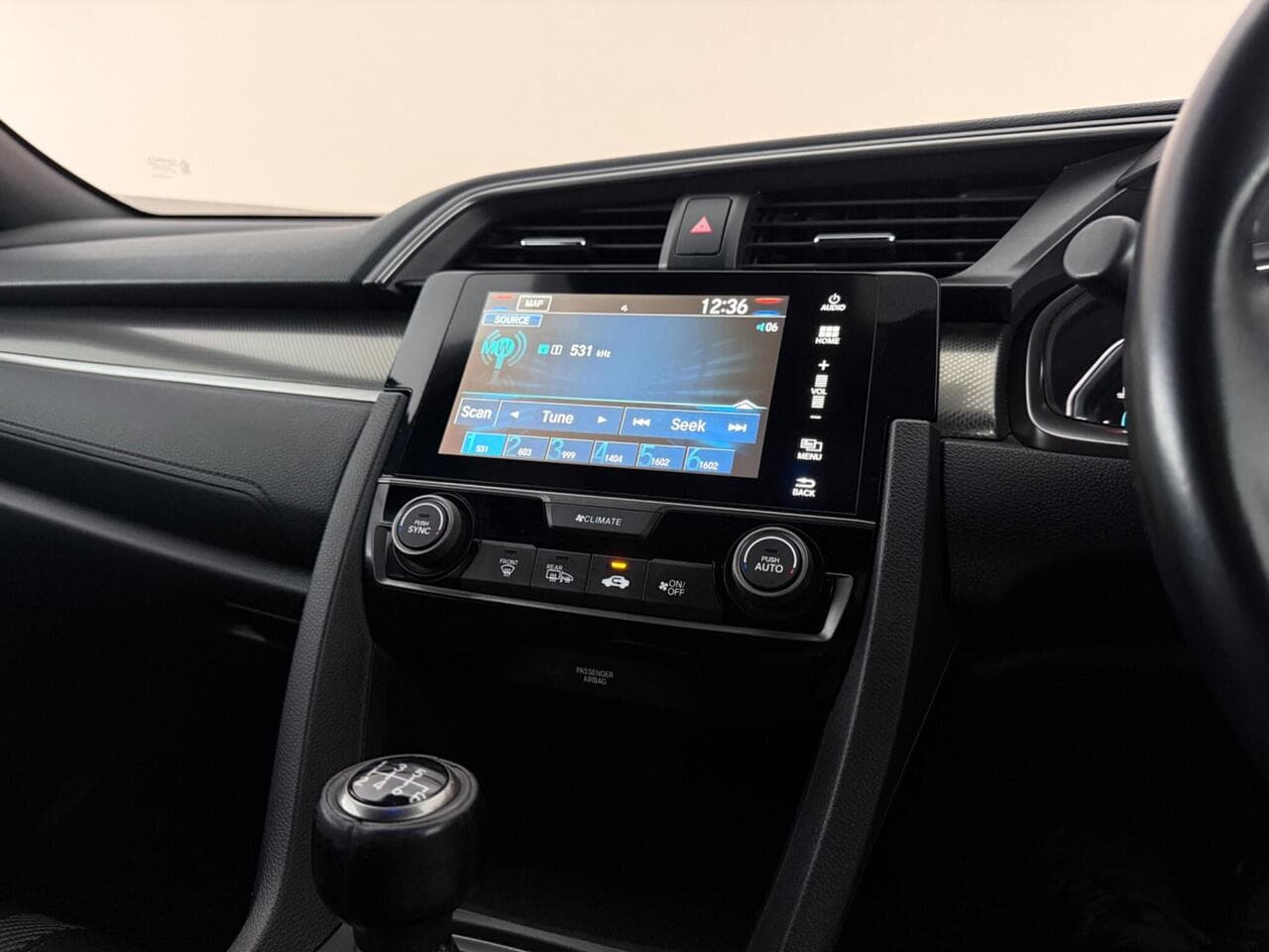 Honda Civic thumbnail Infotainment System