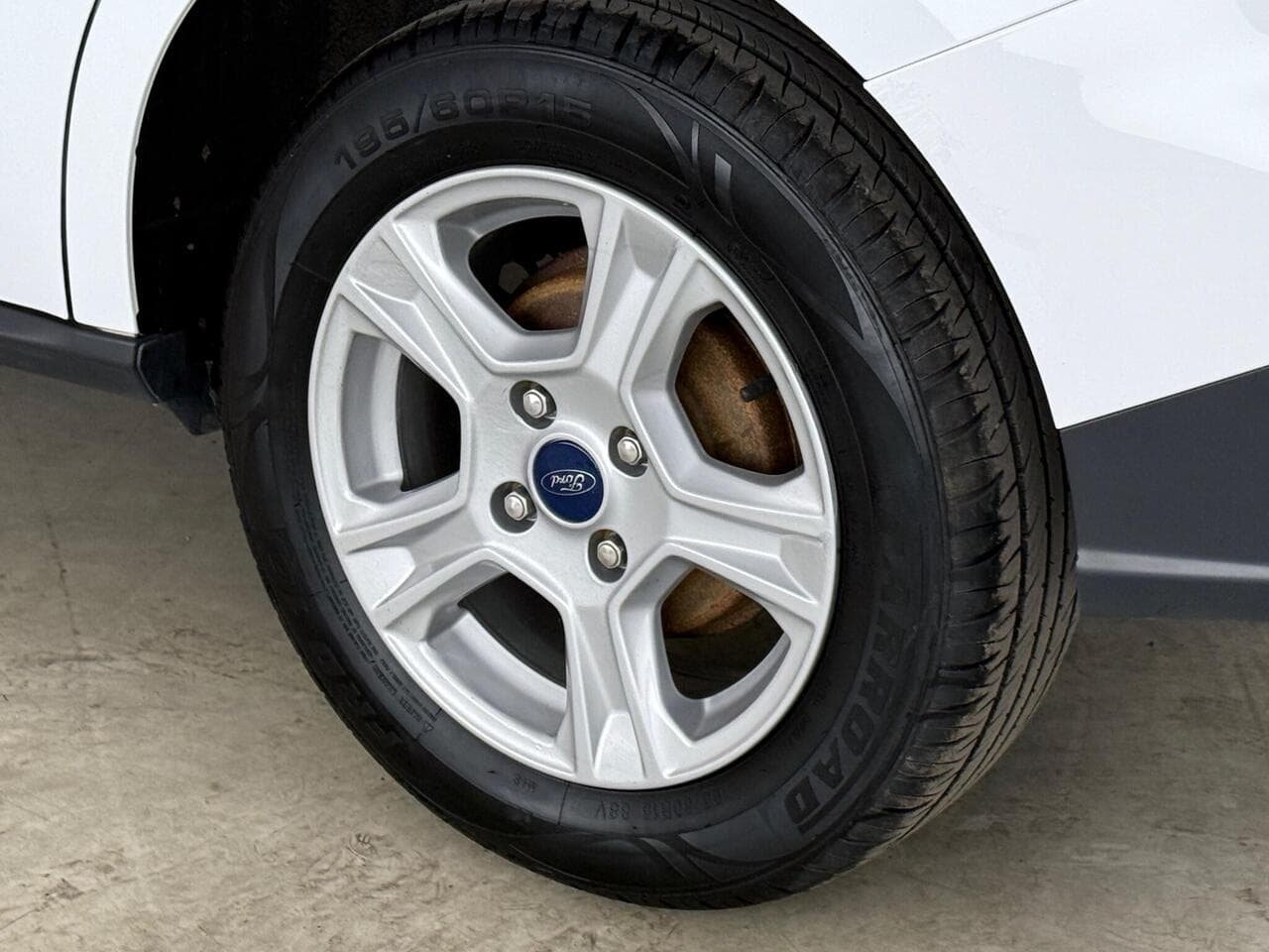 Ford Transit Courier thumbnail Wheel
