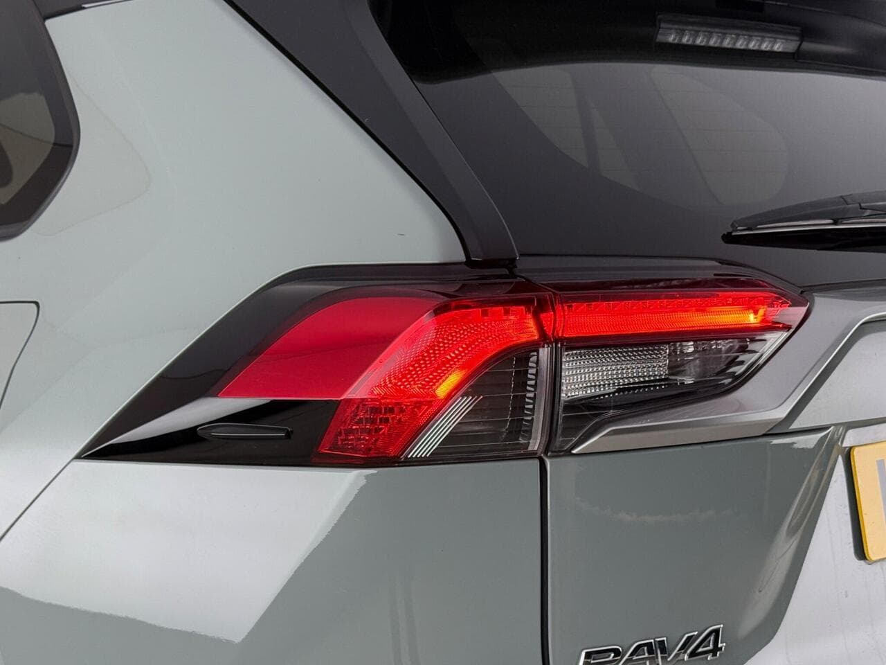 Toyota RAV4 thumbnail Lights Rear