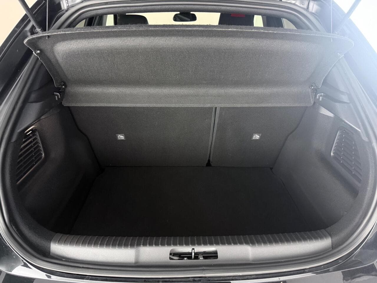 Vauxhall Mokka thumbnail Boot