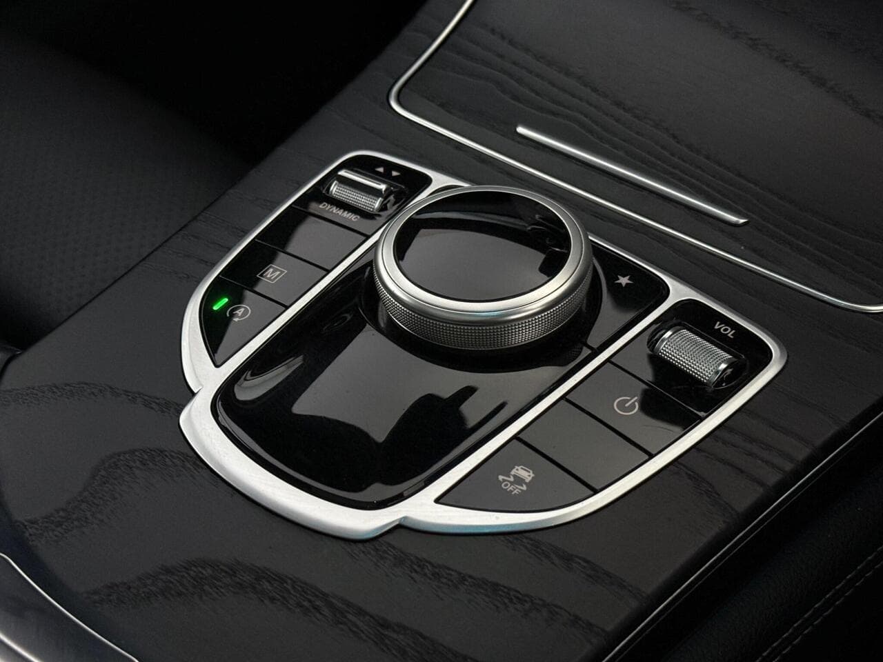 Mercedes-Benz GLC thumbnail Misc Controls