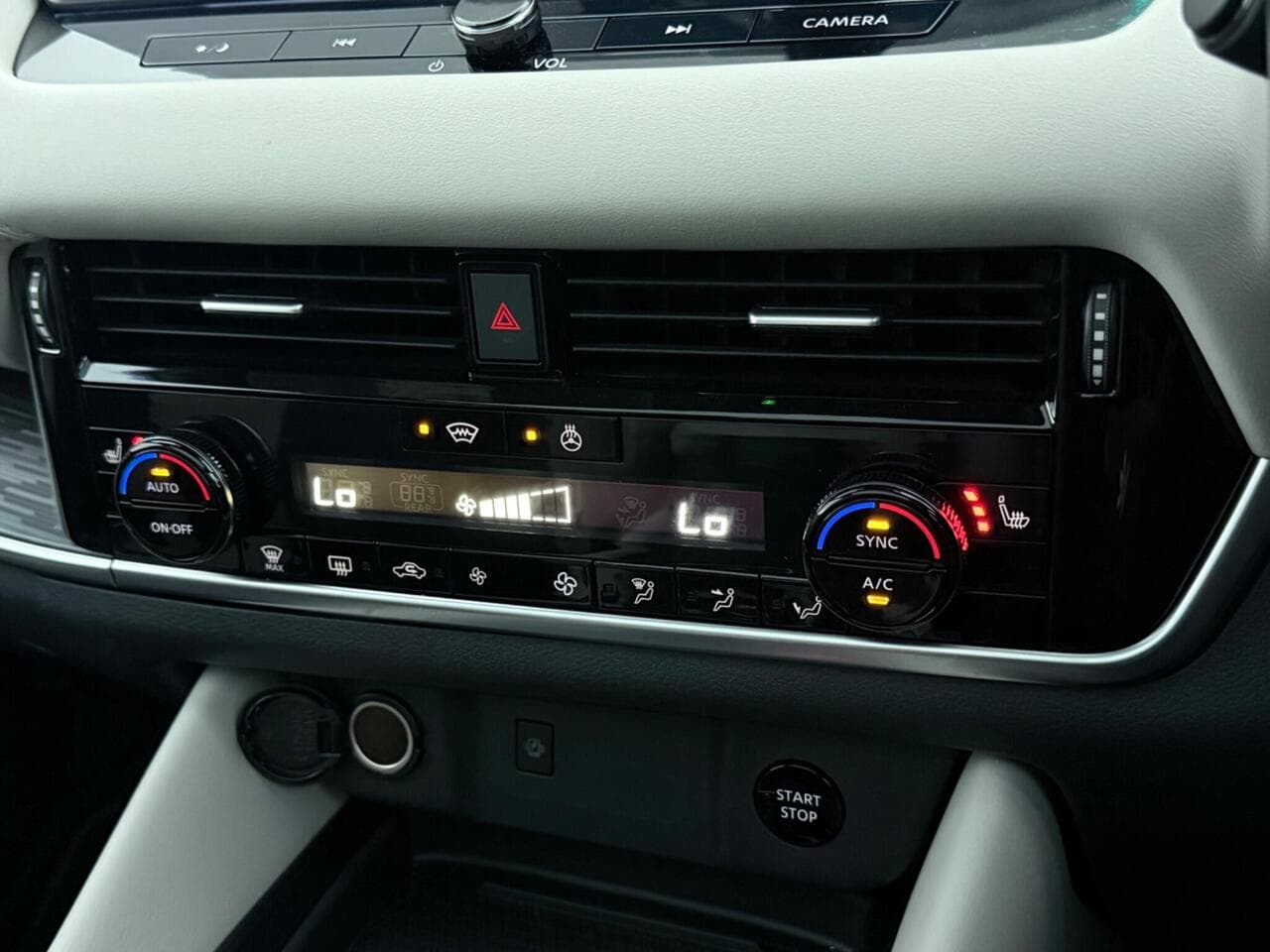 Nissan Qashqai thumbnail Infotainment System