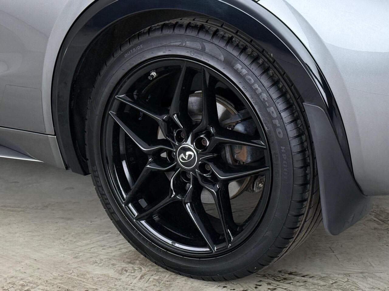 Infiniti Q30 thumbnail Wheel