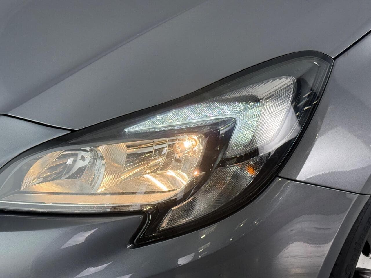 Vauxhall Corsa thumbnail Lights Front