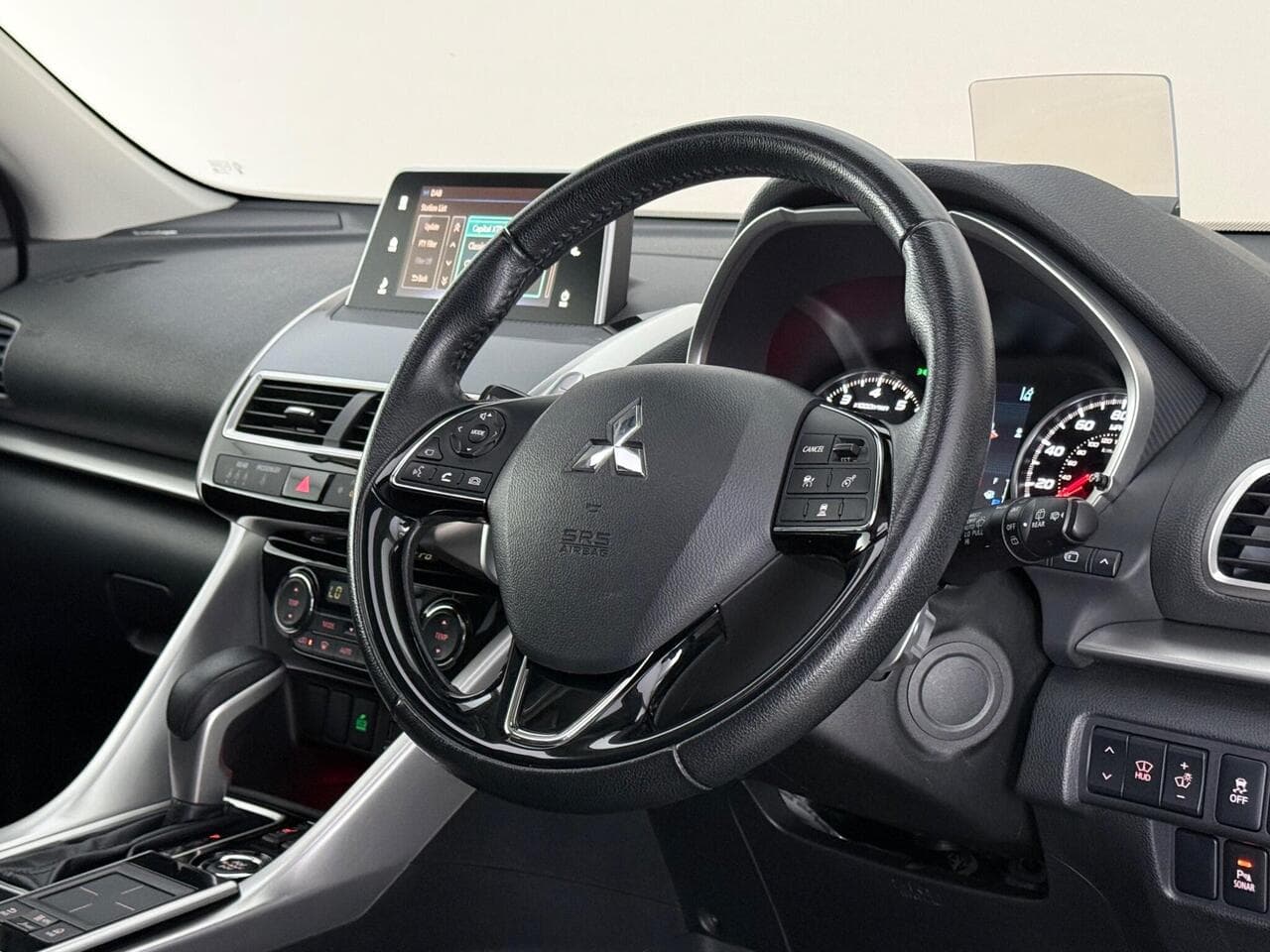 Mitsubishi Eclipse Cross thumbnail Steering Wheel