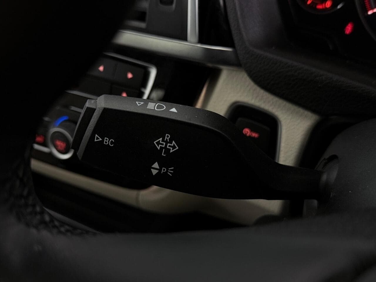 BMW 4 Series Gran Coupe thumbnail Misc Controls