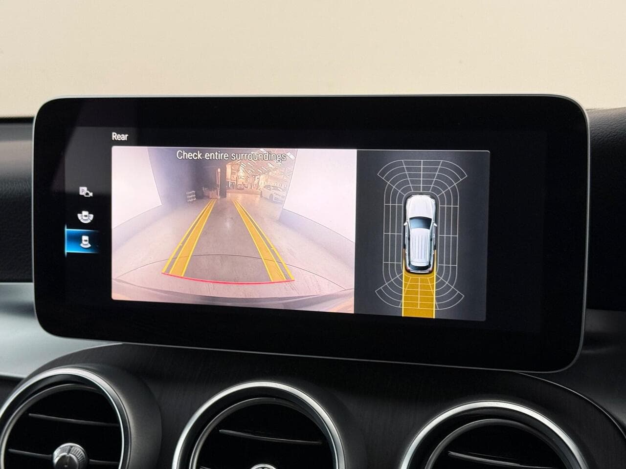Mercedes-Benz GLC thumbnail Infotainment System