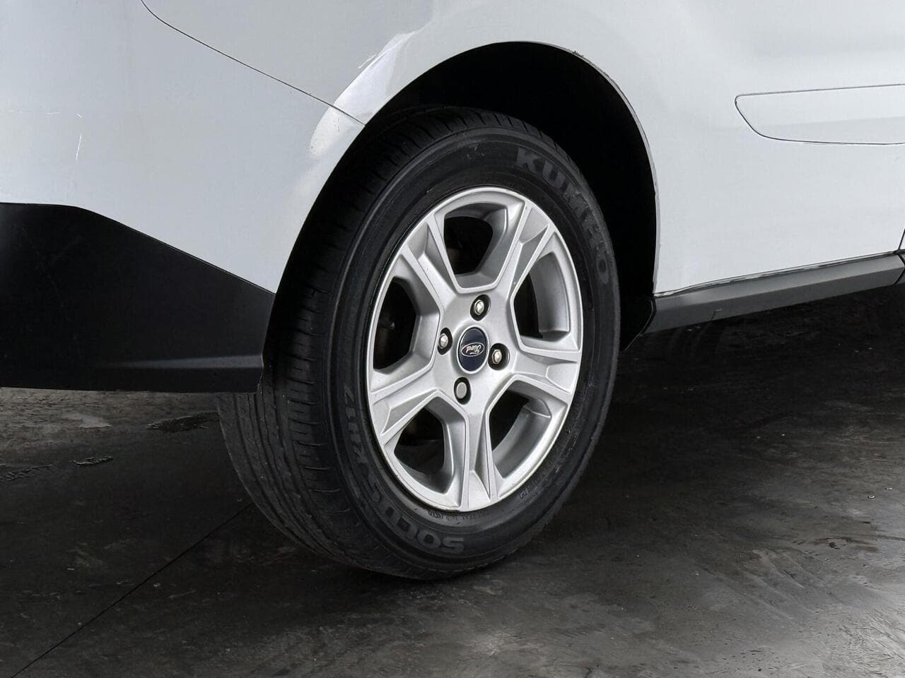 Ford Transit Courier thumbnail Wheel