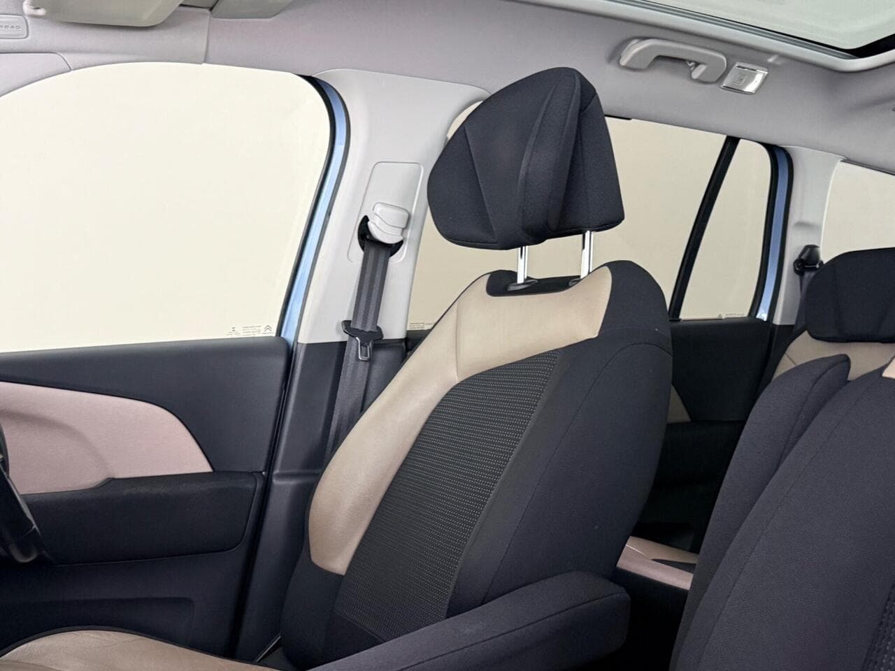 Citroen Grand C4 Picasso thumbnail Seat Front Passenger