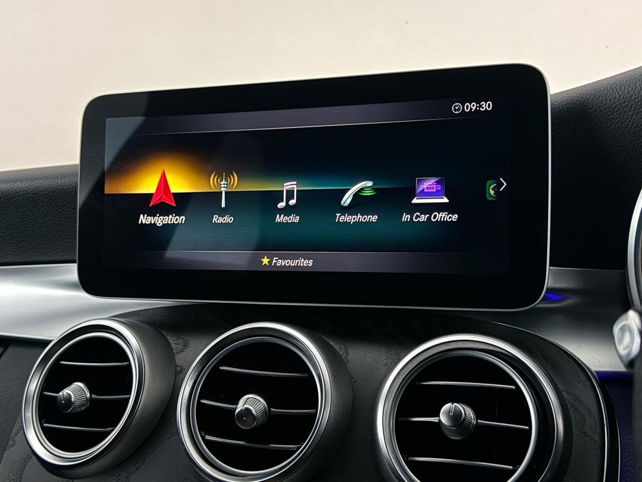 Mercedes-Benz C Class thumbnail Infotainment System