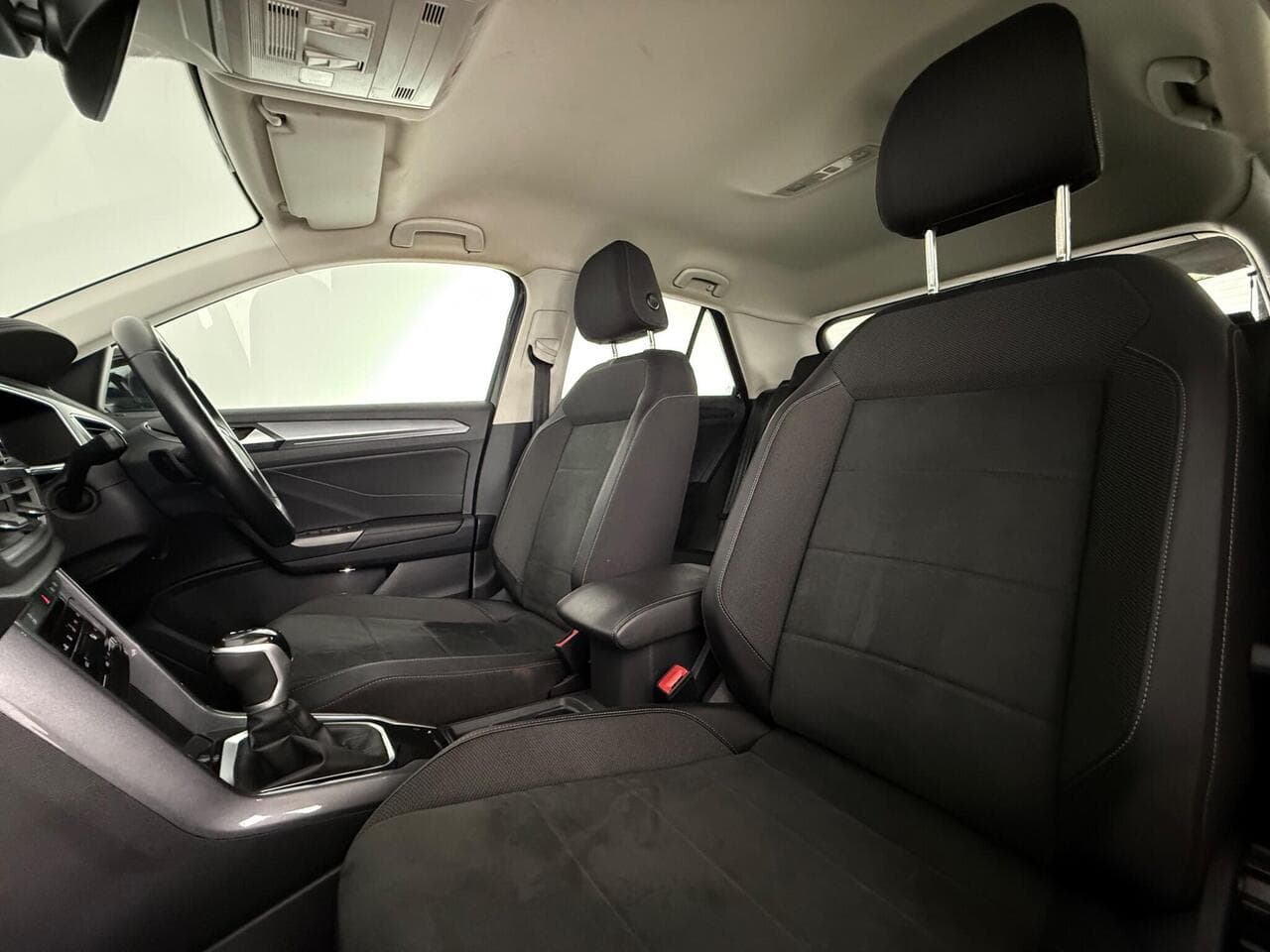 Volkswagen T-Roc thumbnail Seat Front Passenger