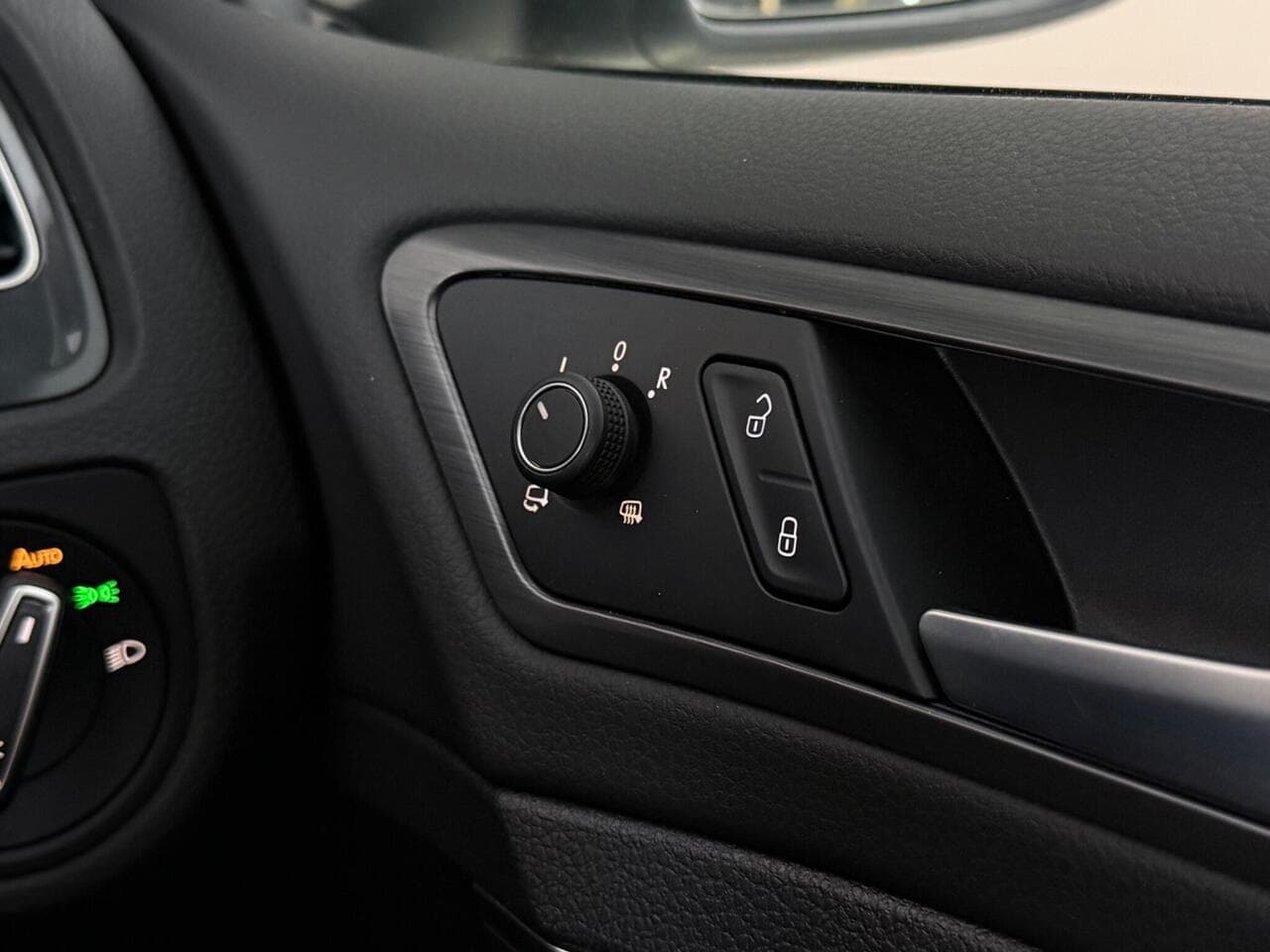 Volkswagen Golf thumbnail Misc Controls