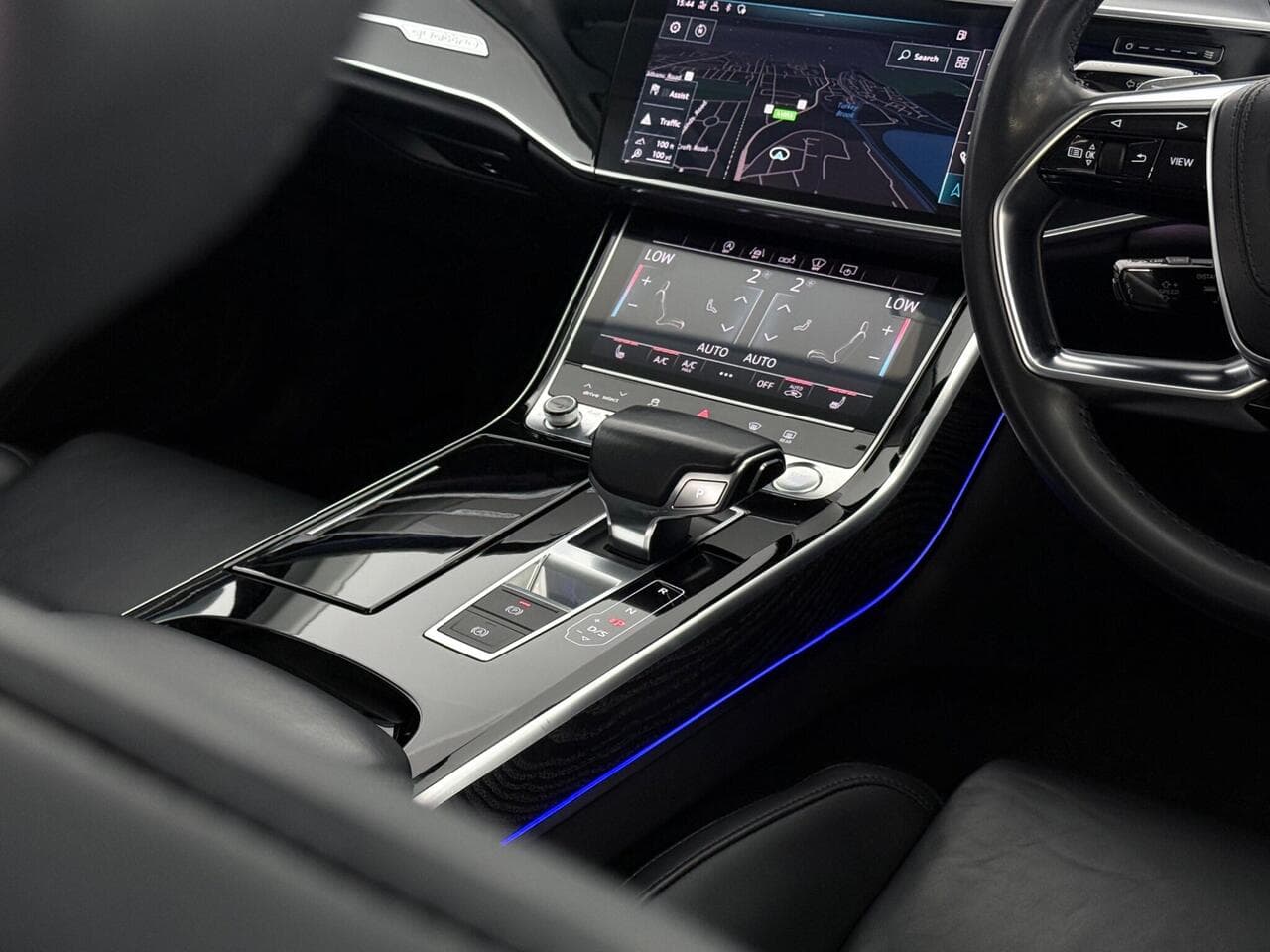 Audi A8 thumbnail Interior Front