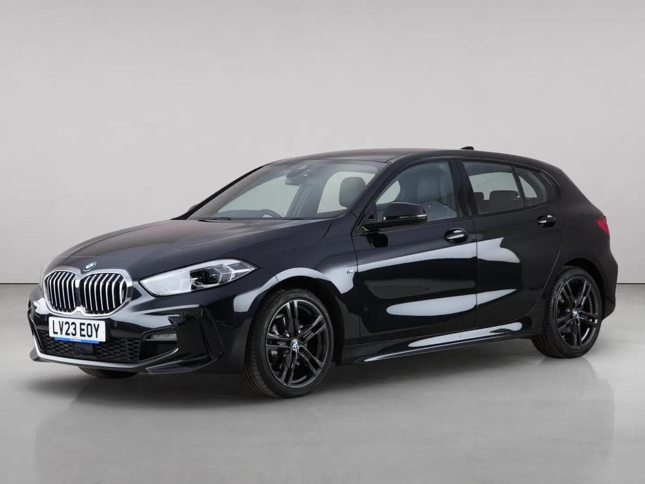BMW 1 Series thumbnail Front Left