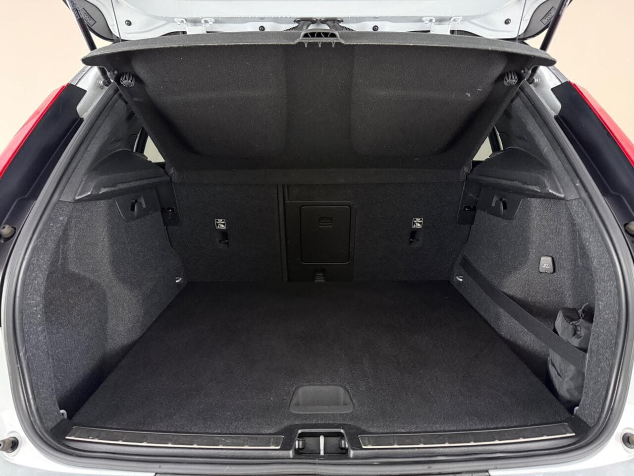 Volvo XC40 thumbnail Boot