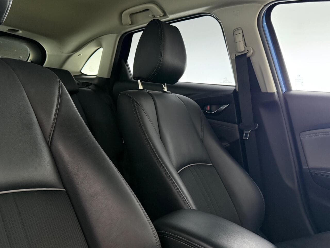 Mazda CX-3 thumbnail Seats Rear