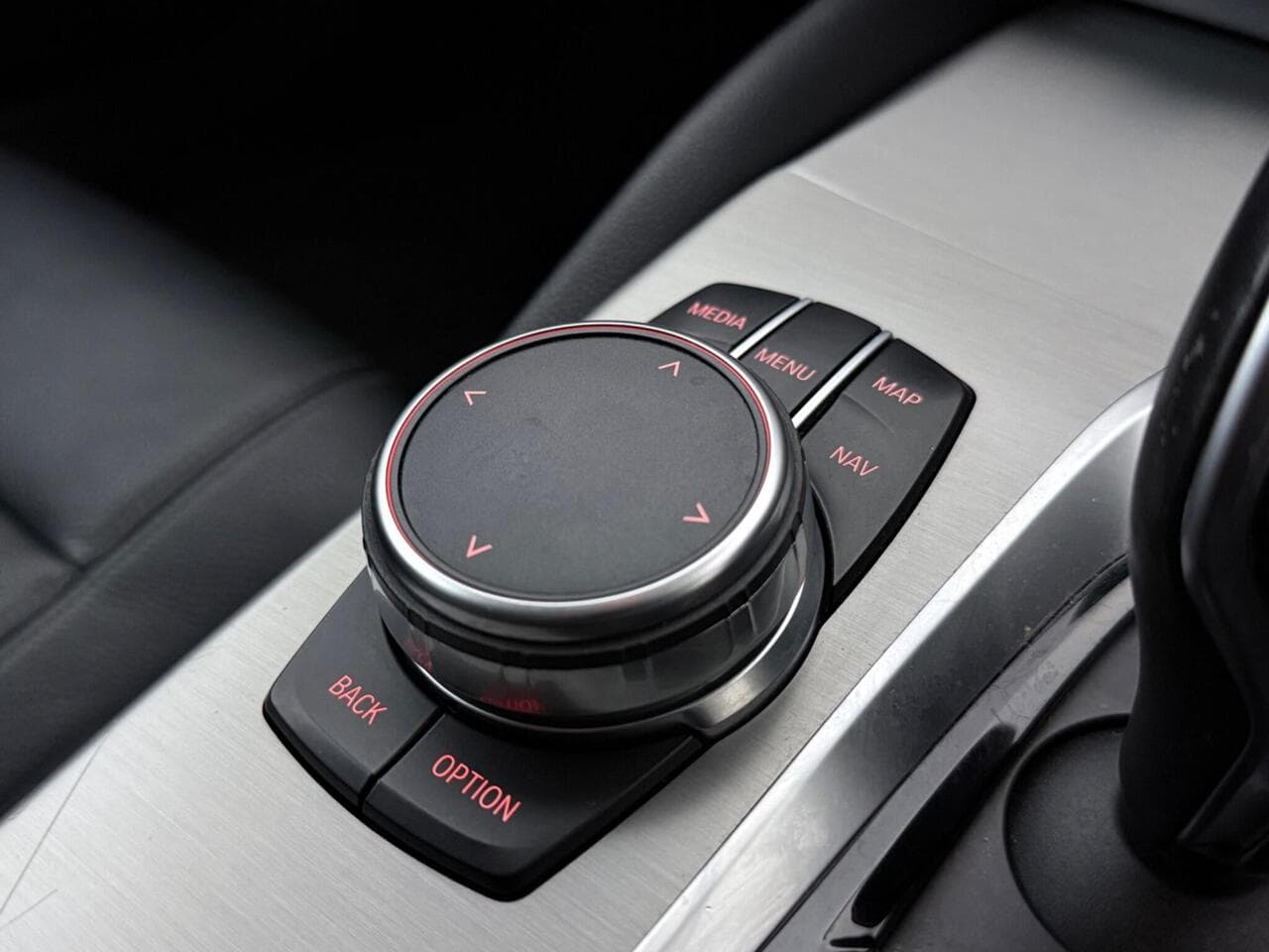 BMW 5 Series thumbnail Interior Front