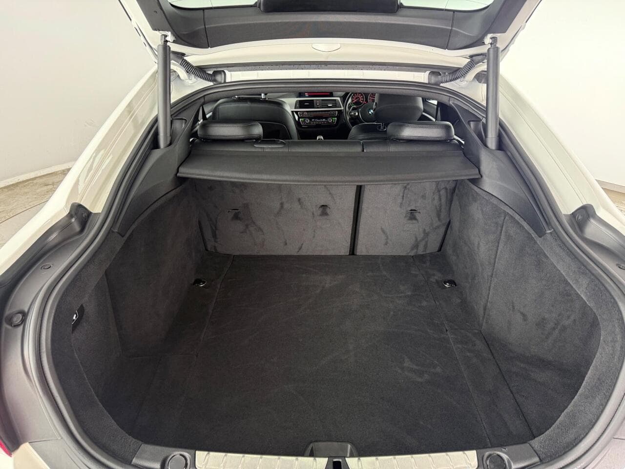 BMW 4 Series Gran Coupe thumbnail Boot