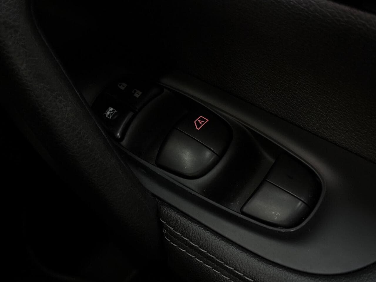 Nissan Qashqai thumbnail Misc Controls