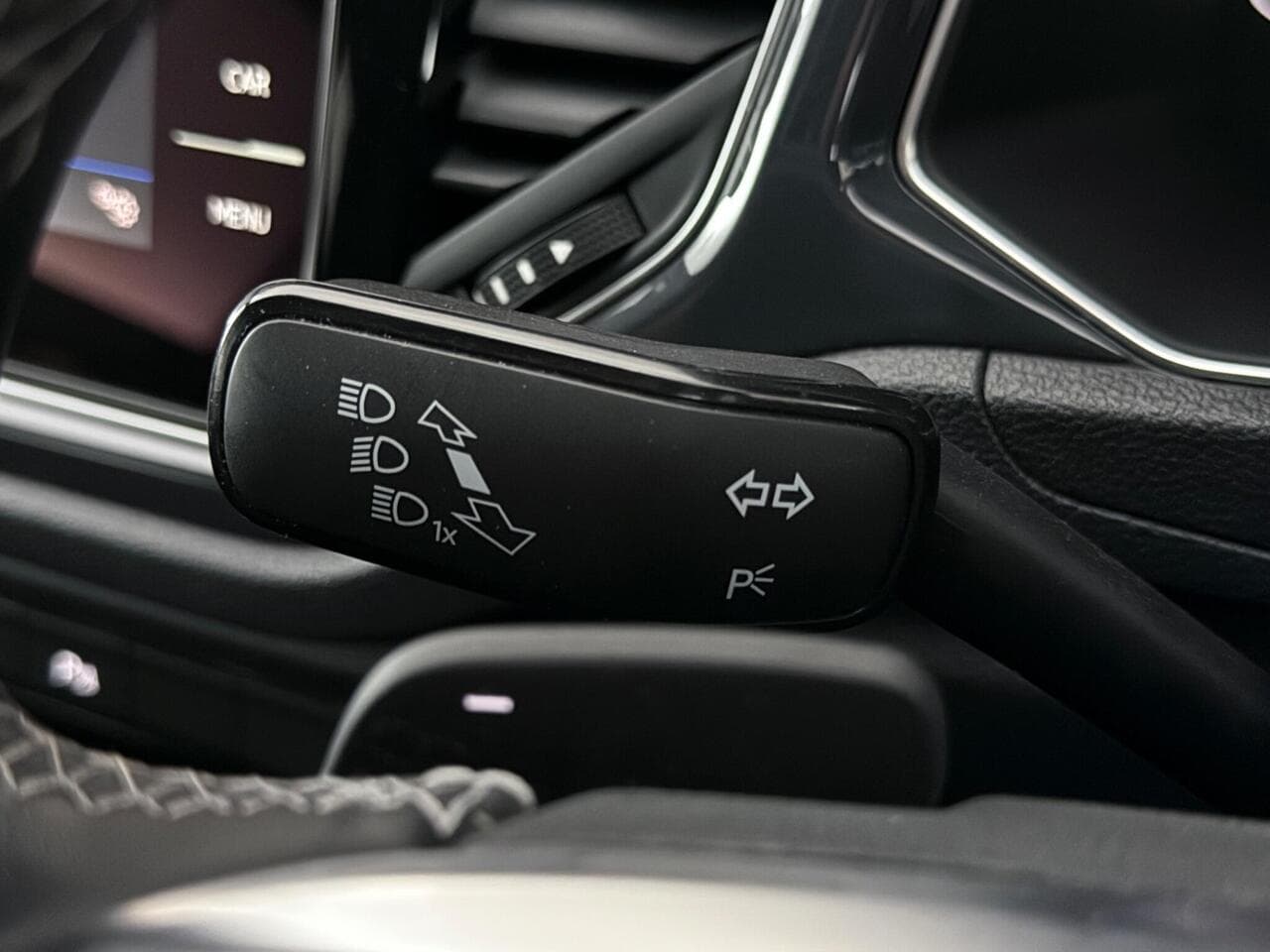 Volkswagen T-Roc thumbnail Misc Controls