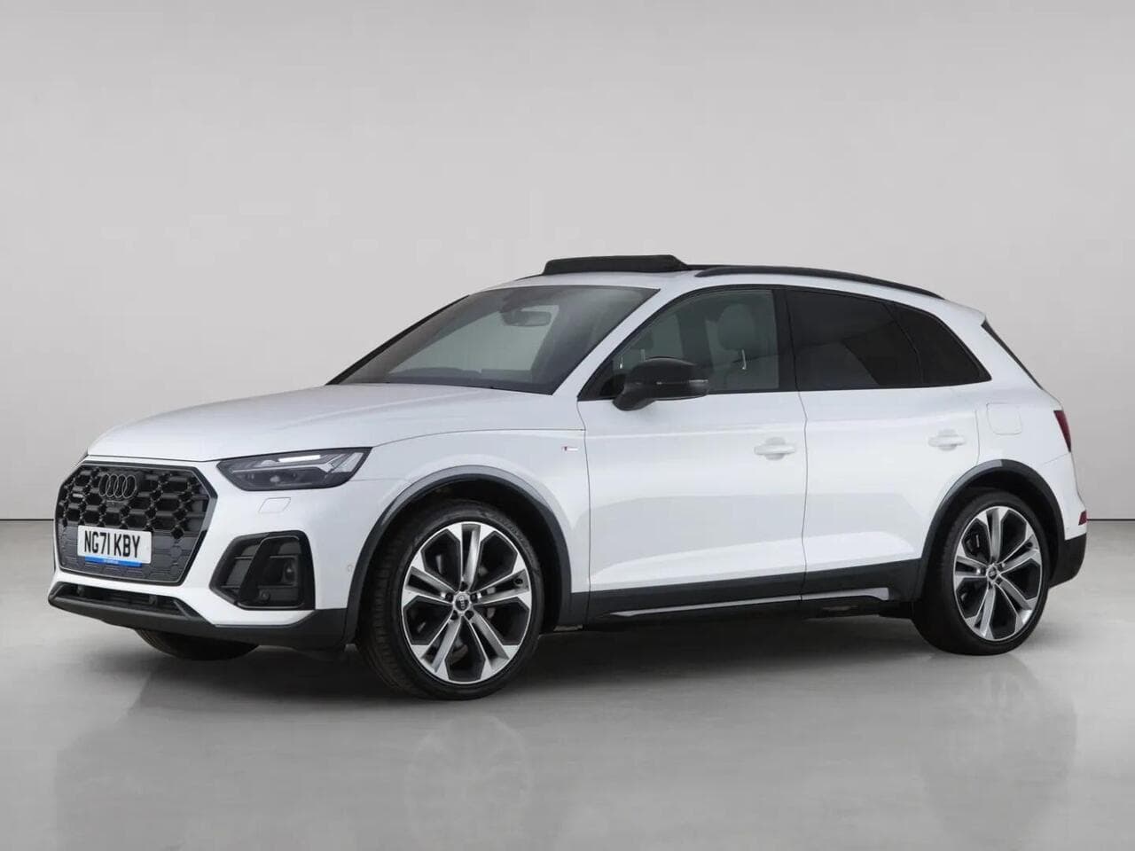 Audi Q5 thumbnail Front Left