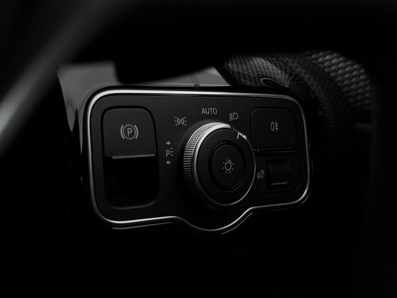 Mercedes-Benz A Class thumbnail Misc Controls