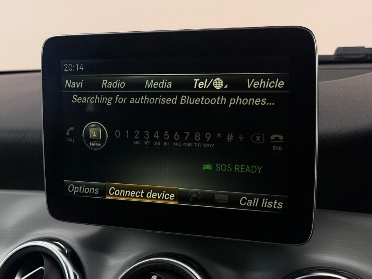 Mercedes-Benz GLA thumbnail Infotainment System