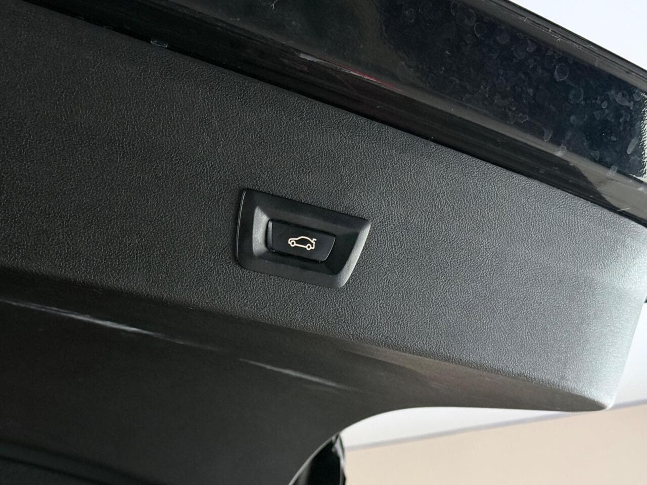 BMW X4 thumbnail Misc Controls