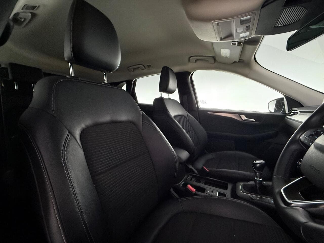 Ford Kuga thumbnail Seat Driver