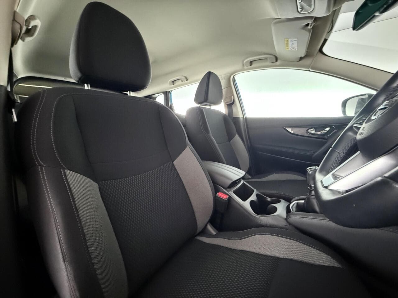 Nissan Qashqai thumbnail Seat Driver