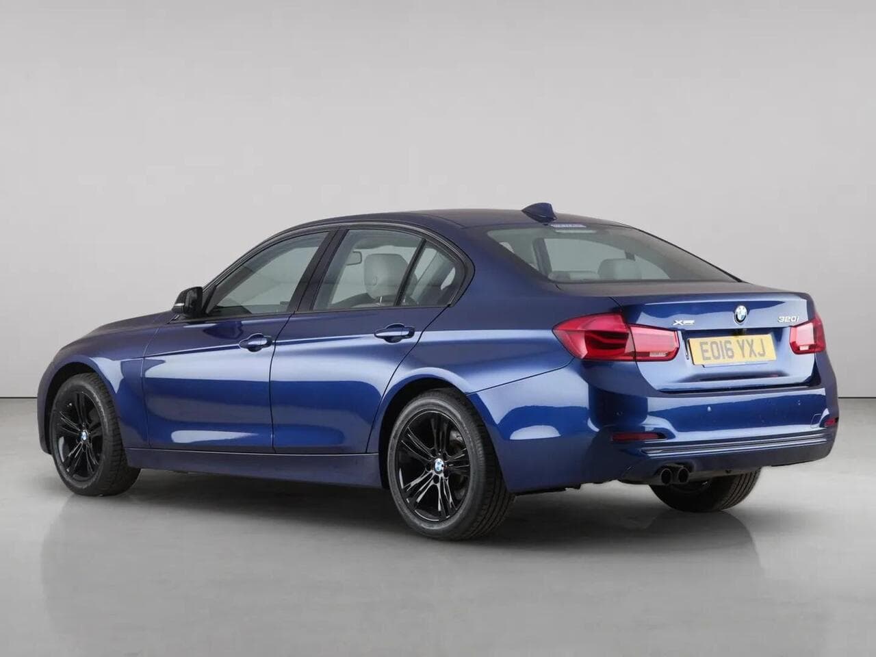 BMW 3 Series thumbnail Rear Left