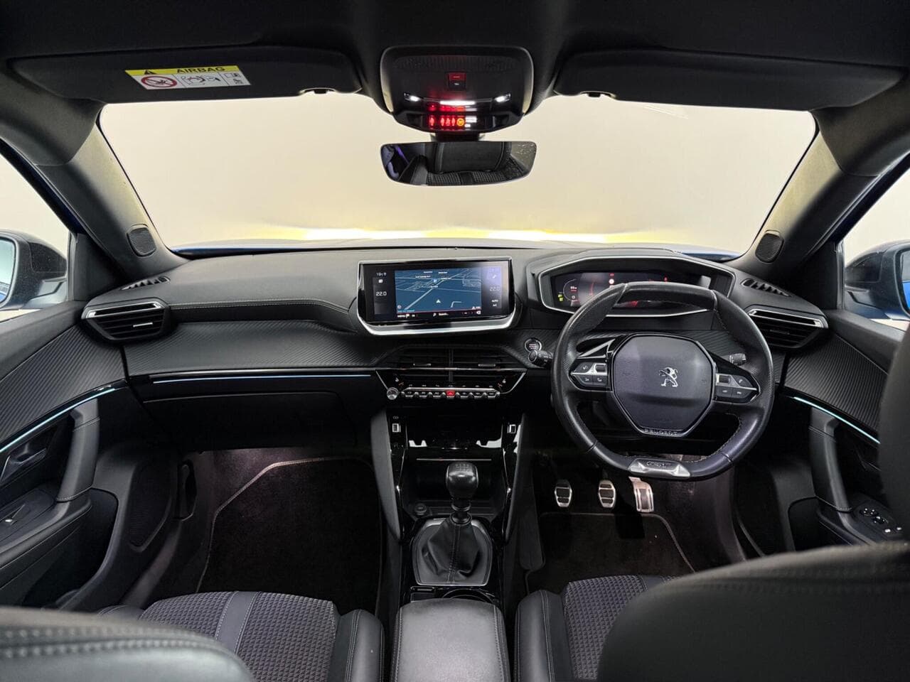 Peugeot 2008 thumbnail Interior Front