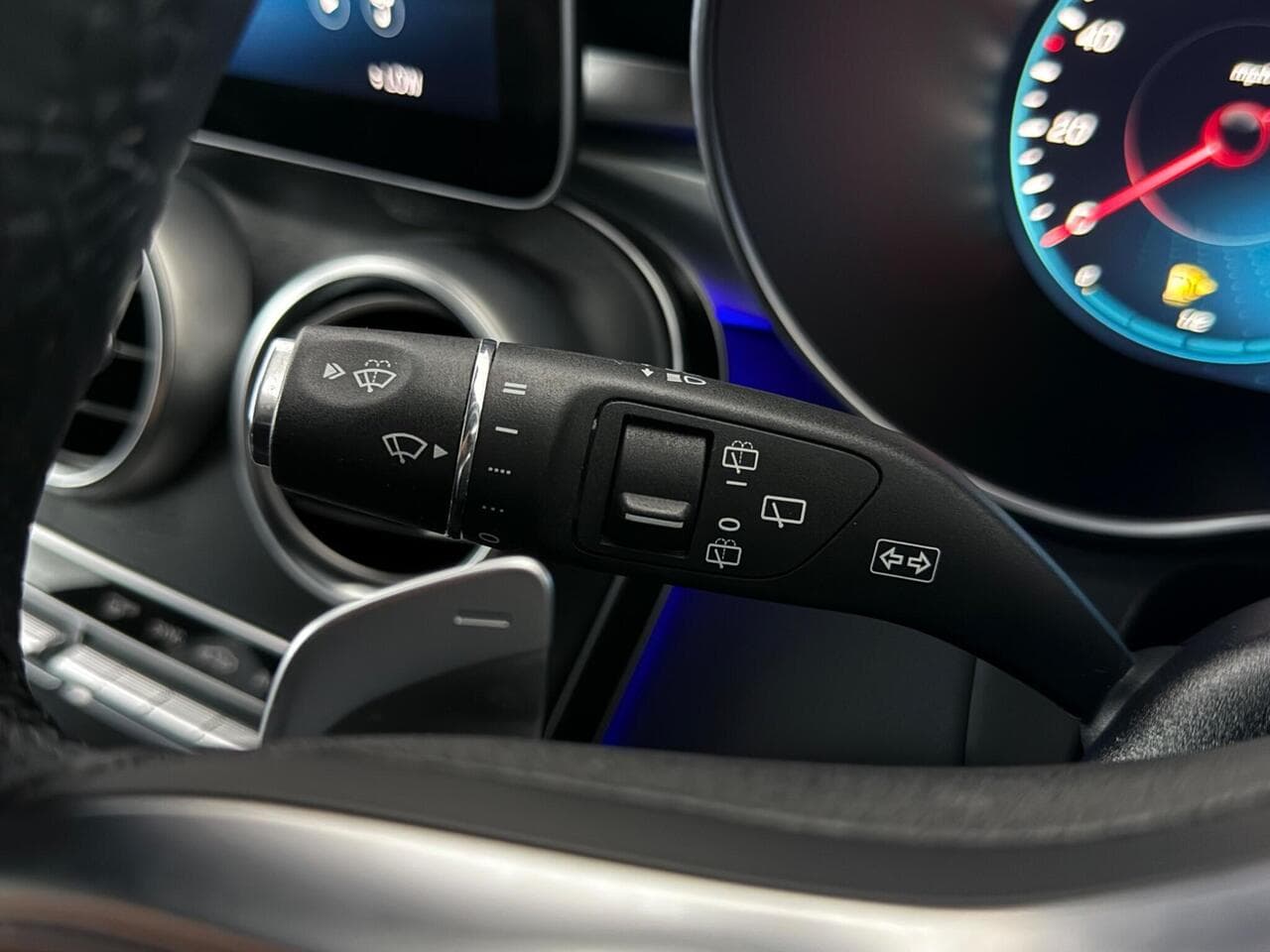 Mercedes-Benz GLC thumbnail Misc Controls
