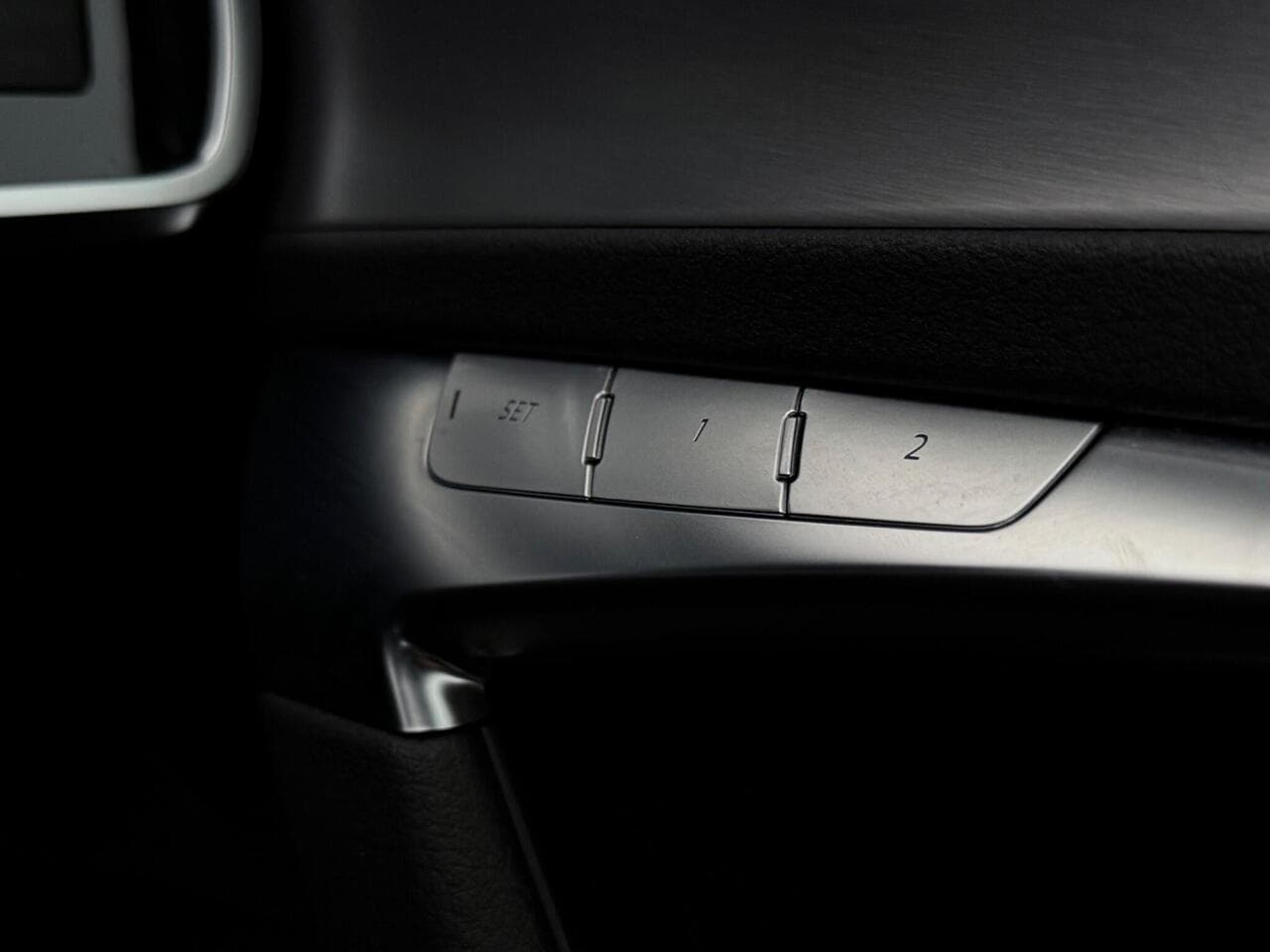 Audi A6 Saloon thumbnail Misc Controls