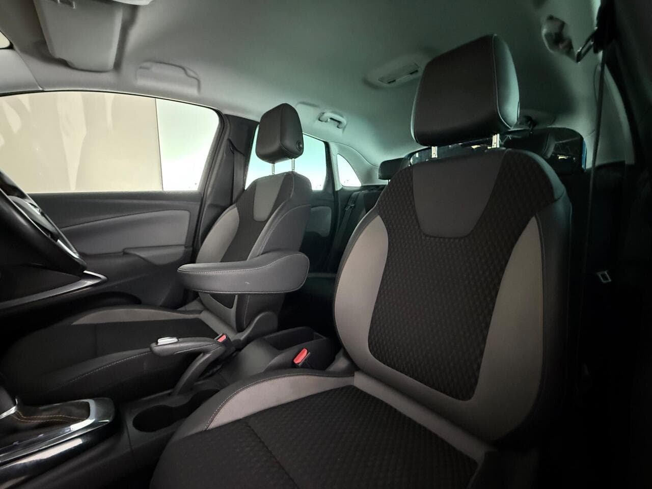 Vauxhall Crossland X thumbnail Seat Front Passenger