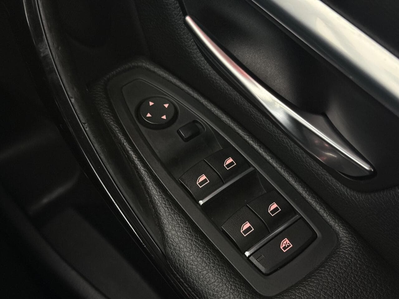 BMW 3 Series thumbnail Misc Controls