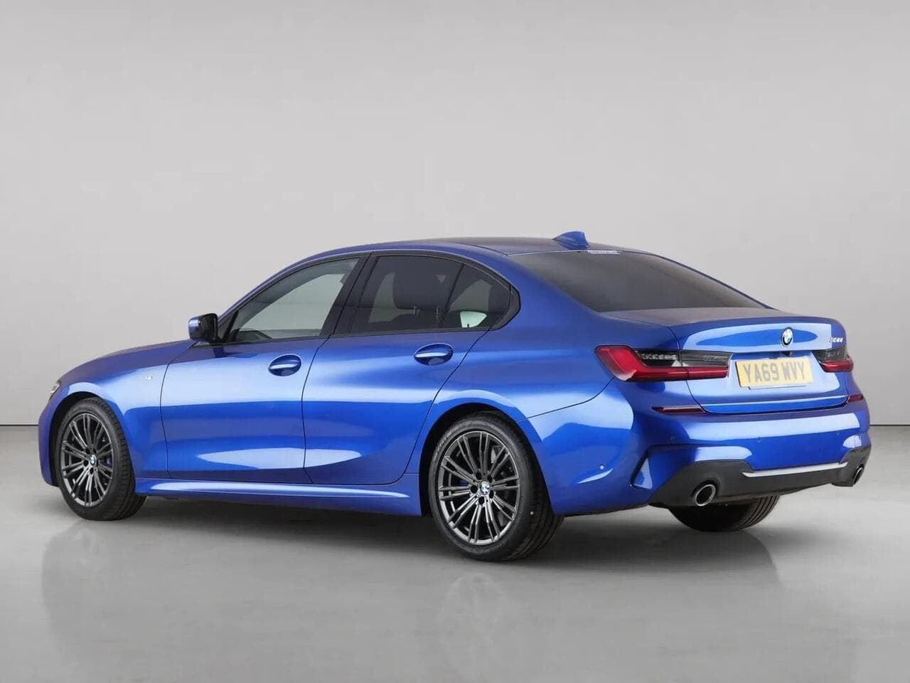 BMW 3 Series thumbnail Rear Left