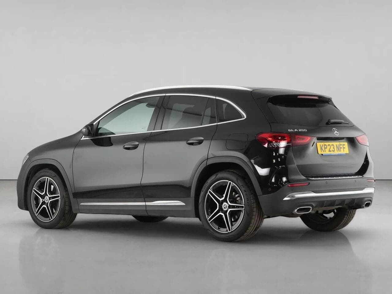 Mercedes-Benz GLA thumbnail Rear Left