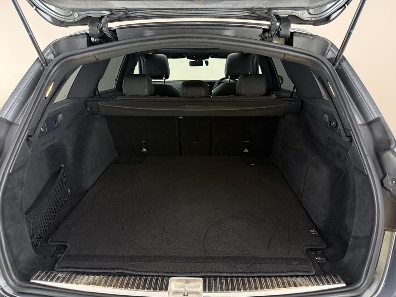 Mercedes-Benz E Class thumbnail Boot