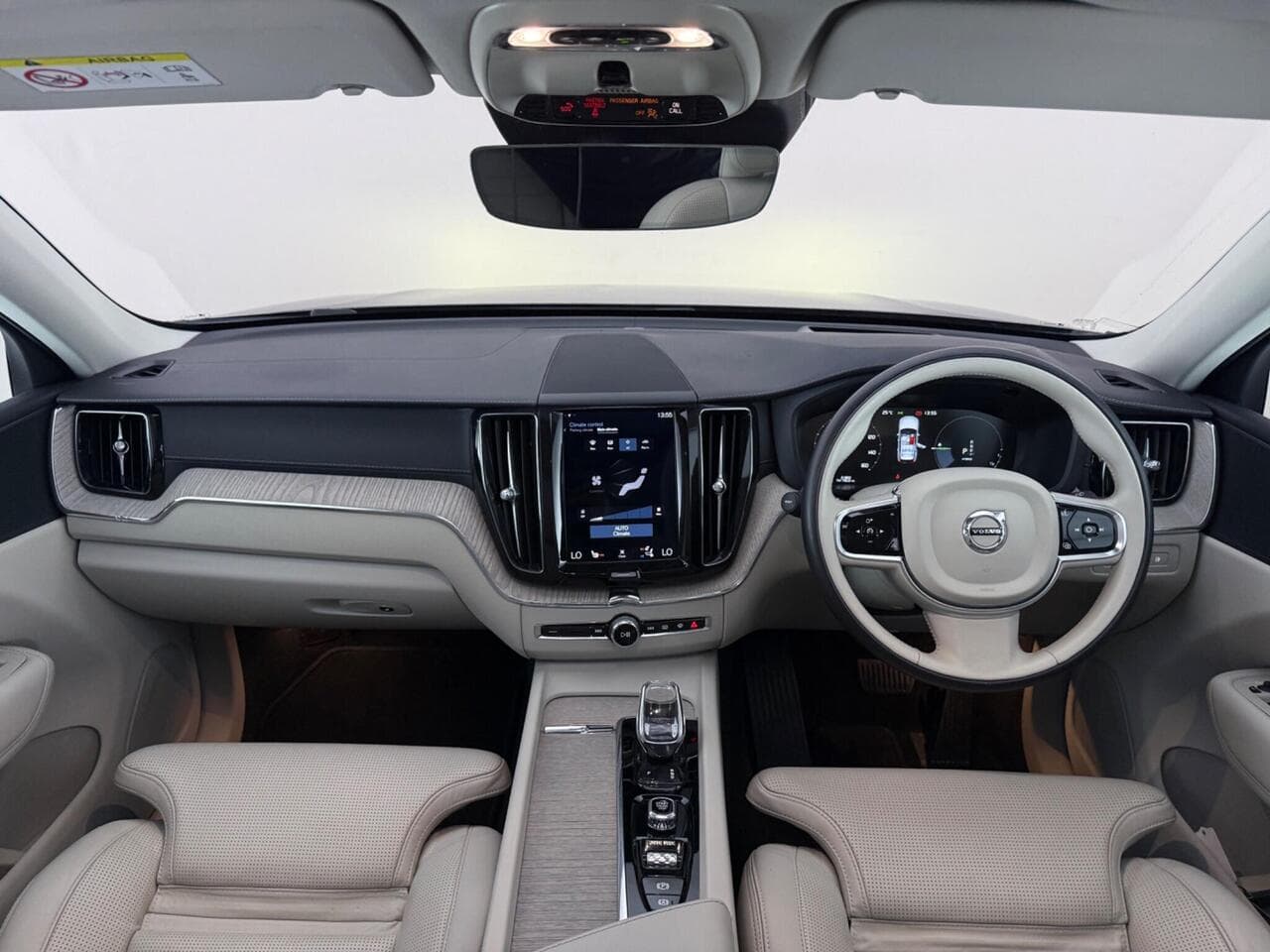 Volvo XC60 thumbnail Interior Front