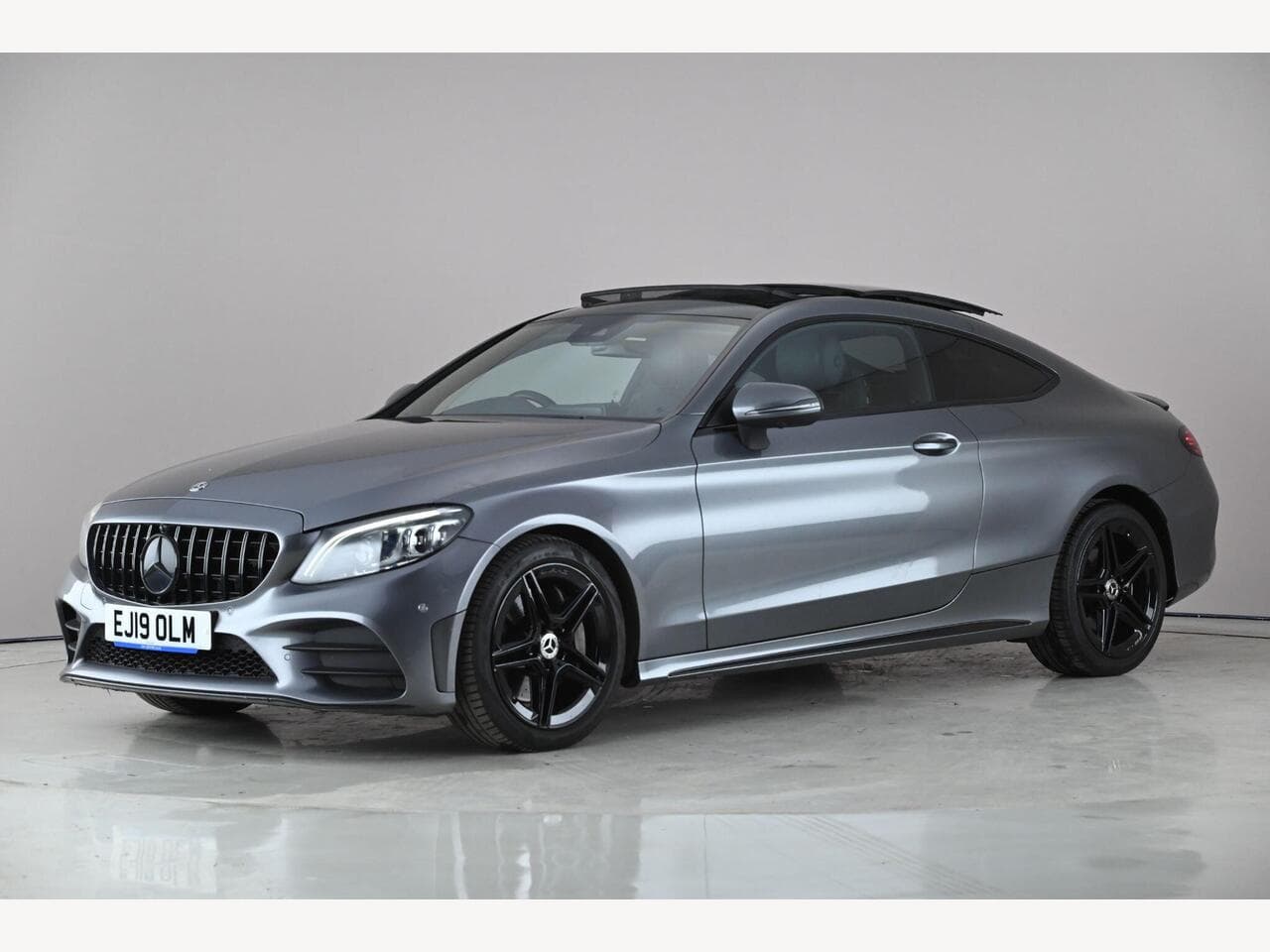 Mercedes-Benz C Class thumbnail Front Left